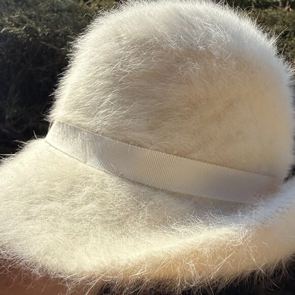 Vintage White Winter Hat Made in England Women's RARE and unique - Picture 12 of 16